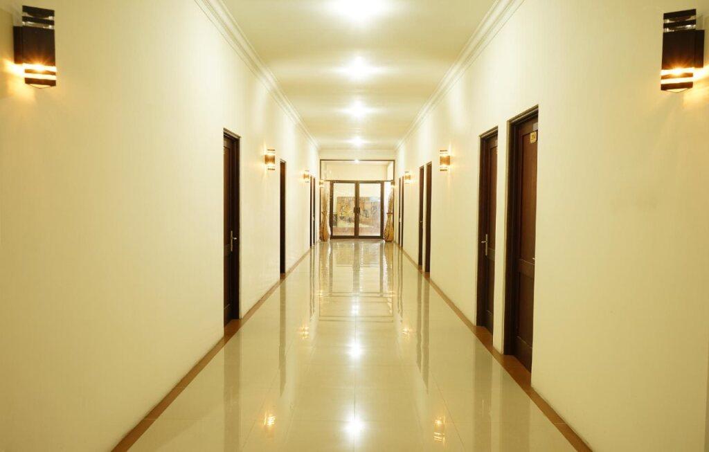 Батуретно: Namira Hotel Syariah by OYO Rooms