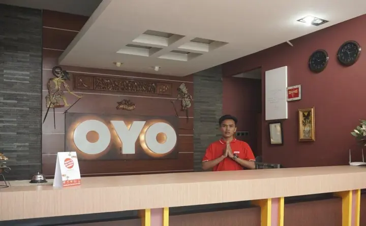 Батуретно: Namira Hotel Syariah by OYO Rooms