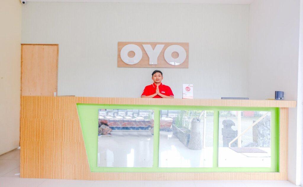 Бату: Demilo Inn