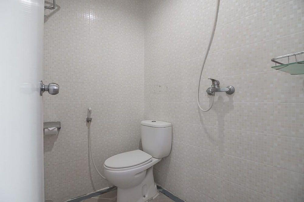 Семаранг: RedDoorz Plus near Undip Pleburan