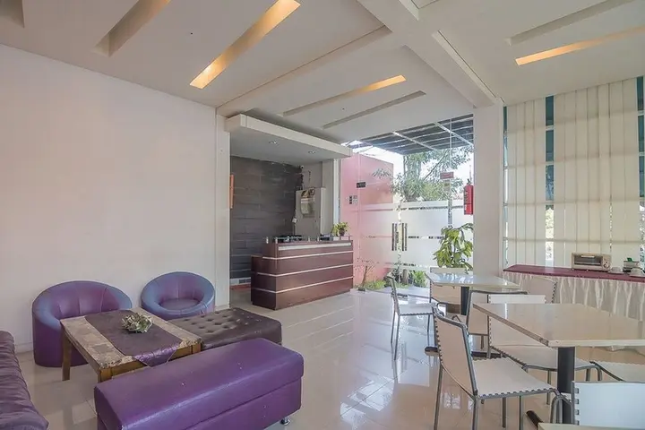 Семаранг: RedDoorz Plus near Undip Pleburan