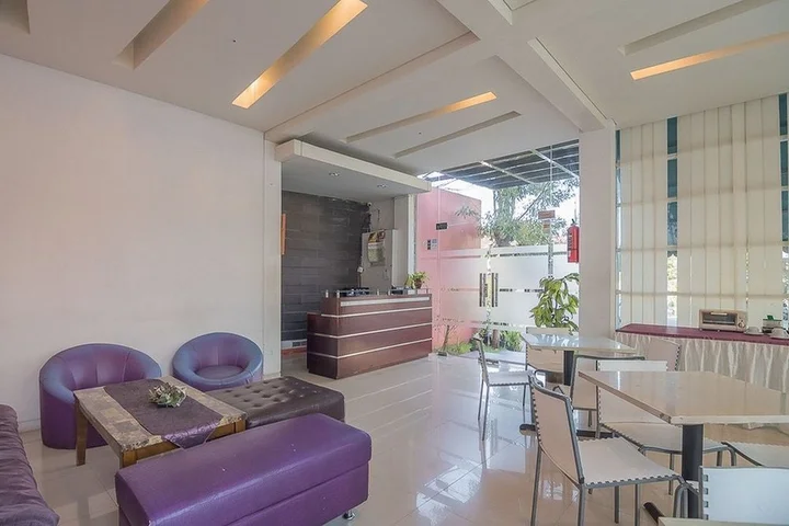 Семаранг: RedDoorz Plus near Undip Pleburan