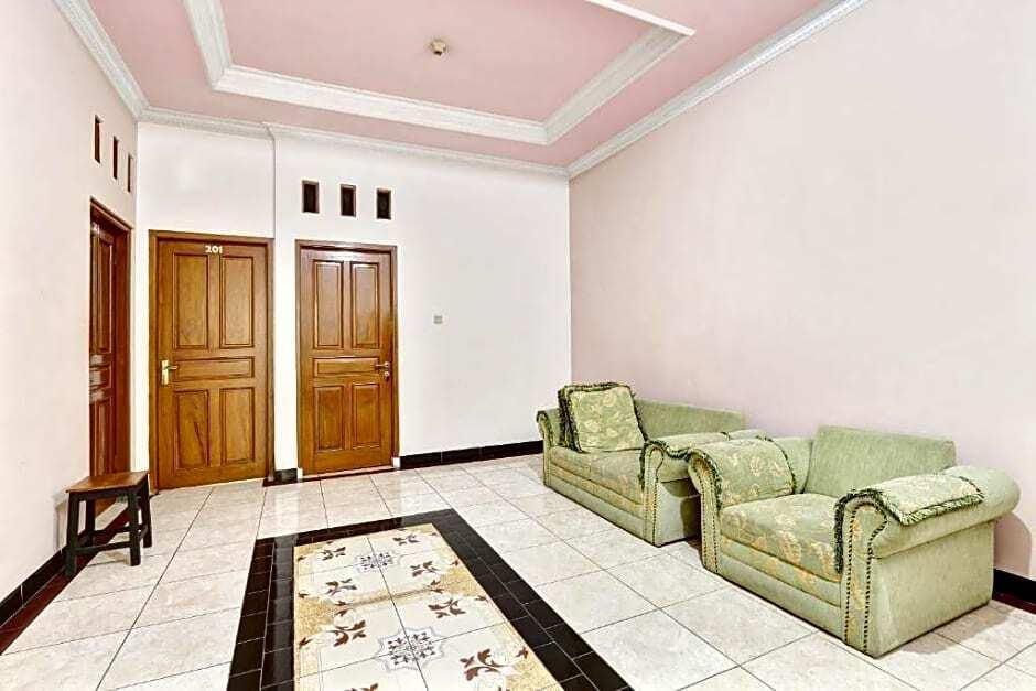 Кебумен: Hotel - Wisma CK