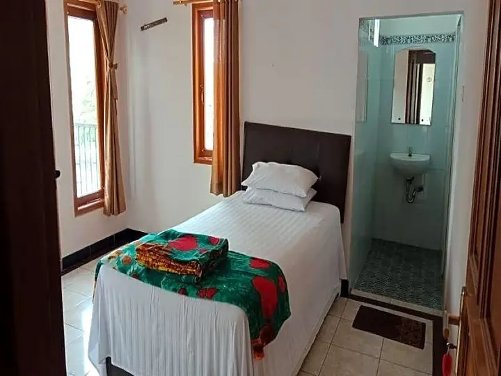 Кебумен: Hotel - Wisma CK