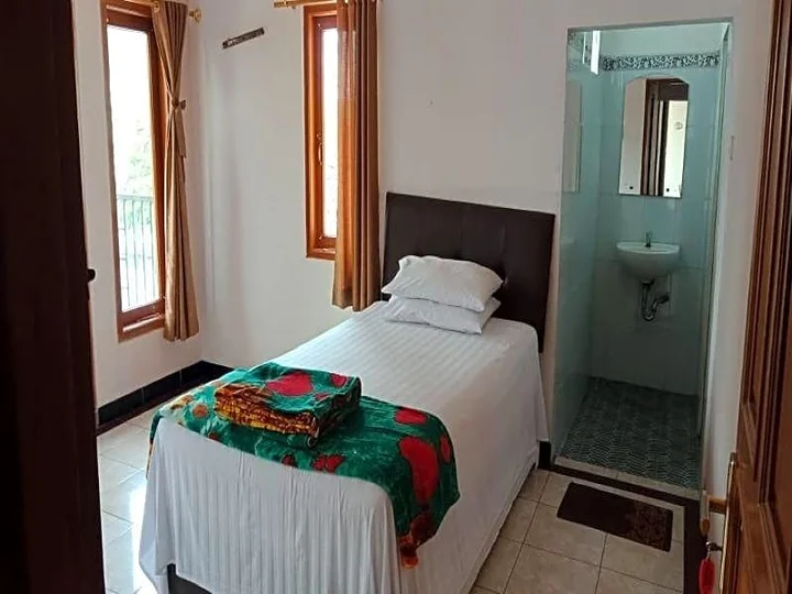 Кебумен: Hotel - Wisma CK