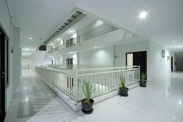 Семаранг: D'Paragon Bukit Sari