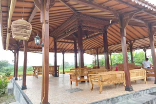 Батуретно: Mbok Niem Cafe and Cottage