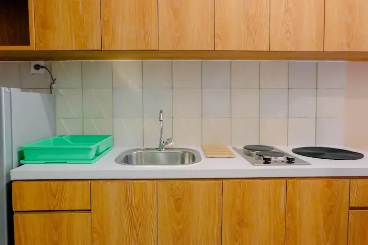Legok: Warm Design Studio Apartment at Casa De Parco