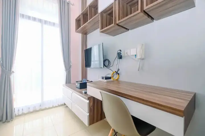 Minimalist and Comfy Studio Dave Apartment By Travelio — фото 3