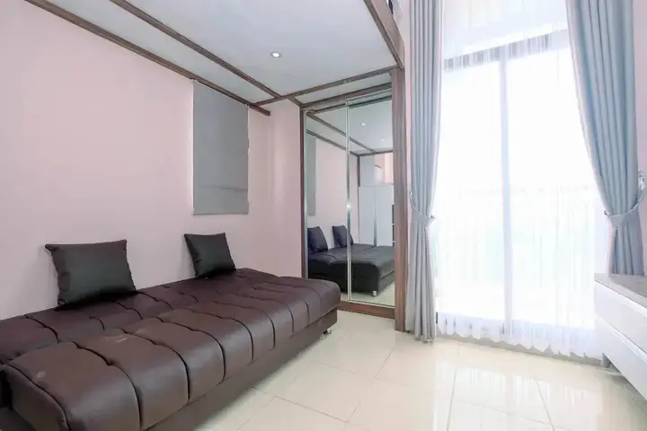 Minimalist and Comfy Studio Dave Apartment By Travelio — фото 2