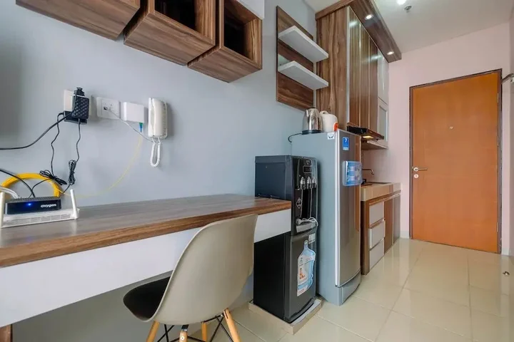 Депок: Minimalist and Comfy Studio Dave Apartment By Travelio