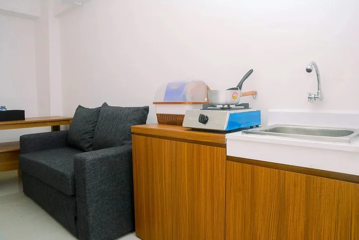 Джакарта: 2BR Fully Furnished Minimalist Bassura City Apartment
