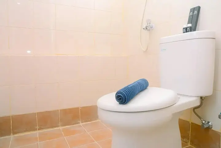 Джакарта: 2BR Fully Furnished Minimalist Bassura City Apartment