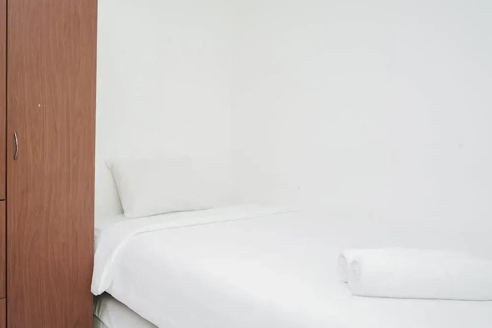 Legok: Modern Comfy 2BR Casa De Parco Apartment