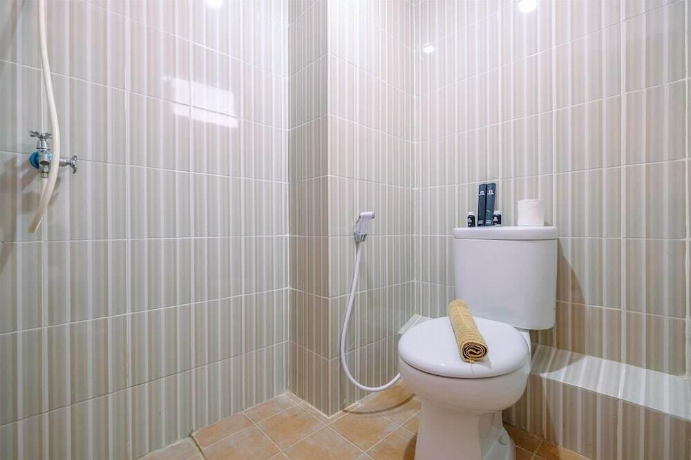 Депок: Comfort and Simply Studio Cinere Resort Apartment