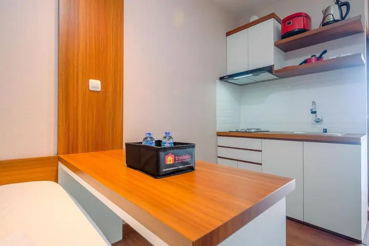 Депок: Comfort and Simply Studio Cinere Resort Apartment