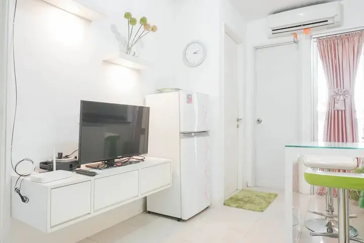 Джакарта: Elegant 2BR at Bassura City Apartment