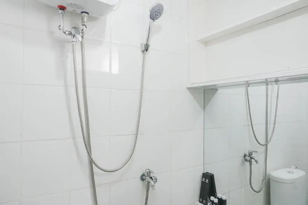 Джакарта: Elegant 2BR at Bassura City Apartment