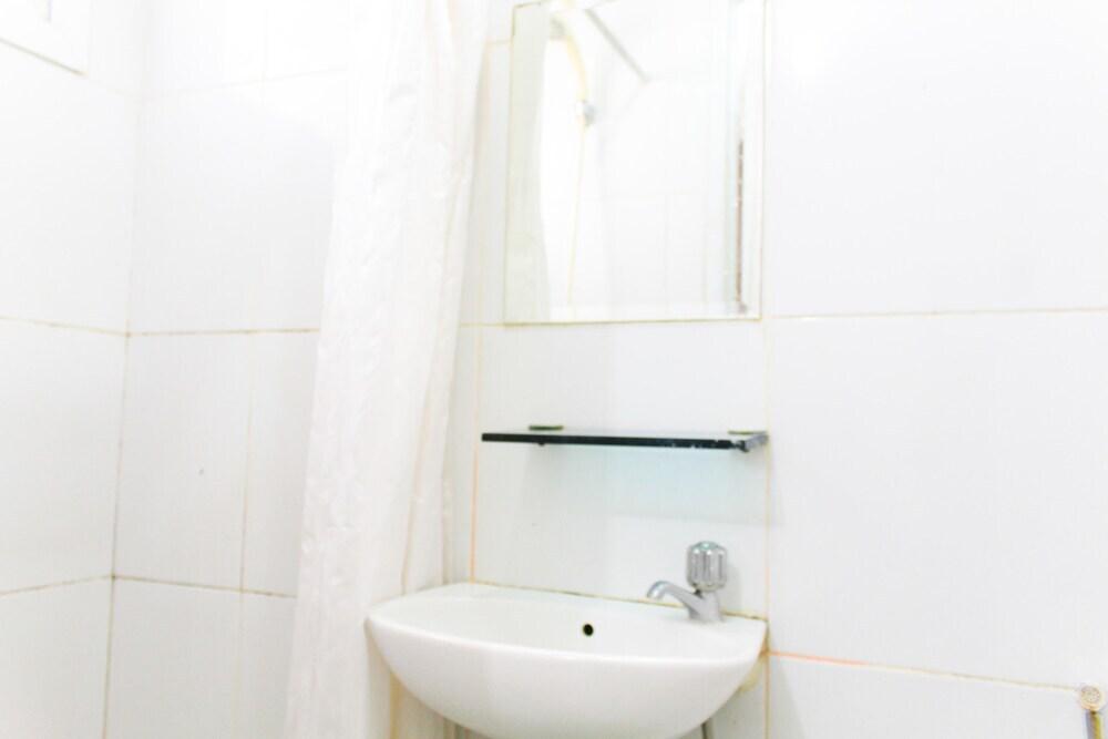 Тангеранг: Simply Studio No Kitchen Apartment At Aeropolis Residence