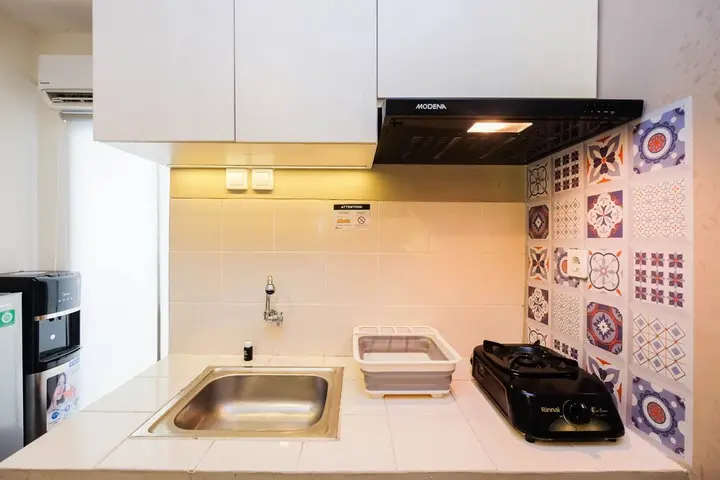 Депок: Cozy Living Studio Room At Cinere Resort Apartment