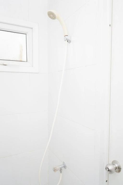 Тангеранг: Unique Studio No Kitchen Apartment At Aeropolis Residence