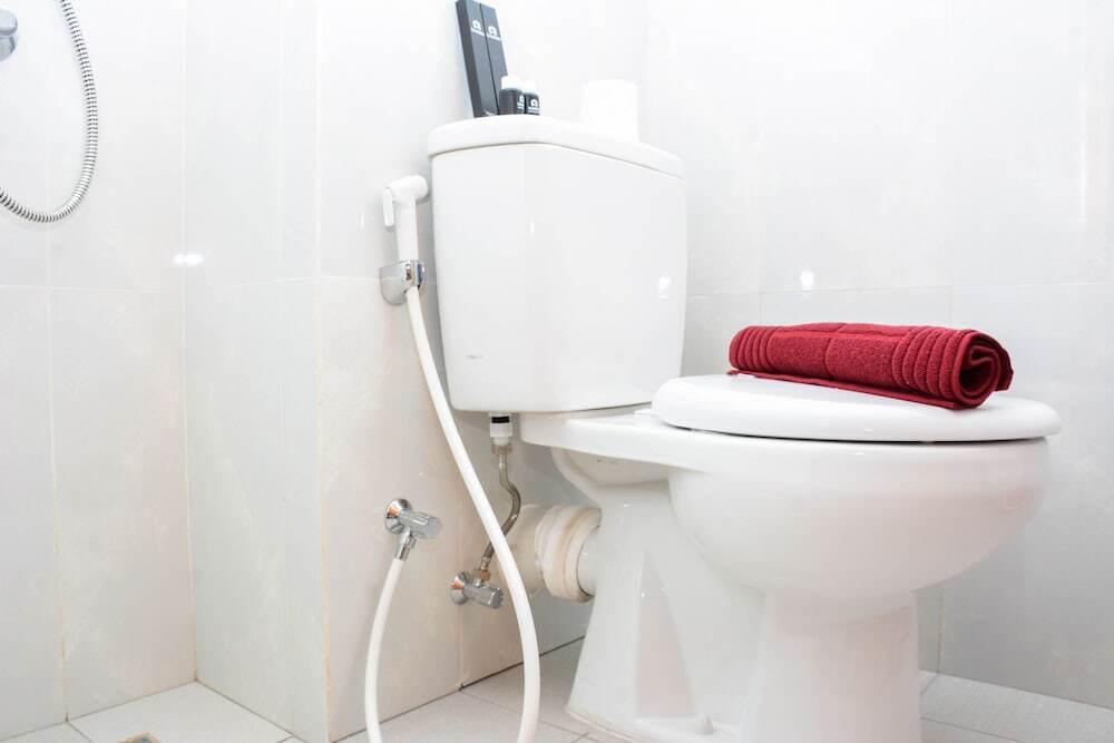 Депок: Comfort Studio At Evenciio Margonda Apartment