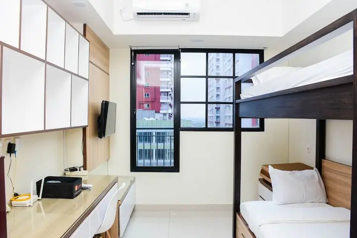 Cozy Studio with Single Bed at Evenciio Margonda Apartment — фото 4