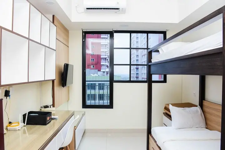 Депок: Cozy Studio with Single Bed at Evenciio Margonda Apartment