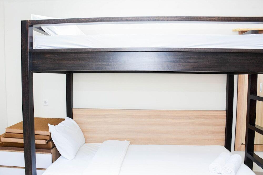 Депок: Cozy Studio with Single Bed at Evenciio Margonda Apartment