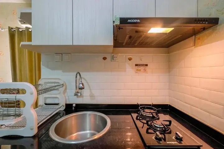 Депок: Relax And Homey Studio Room At Cinere Resort Apartment