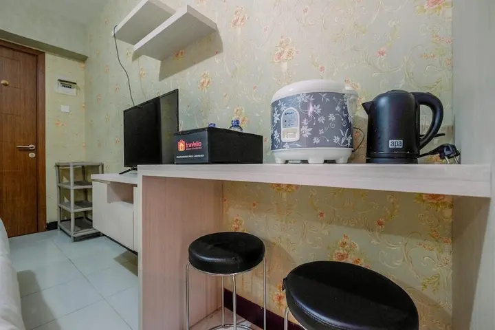 Депок: Relax And Homey Studio Room At Cinere Resort Apartment