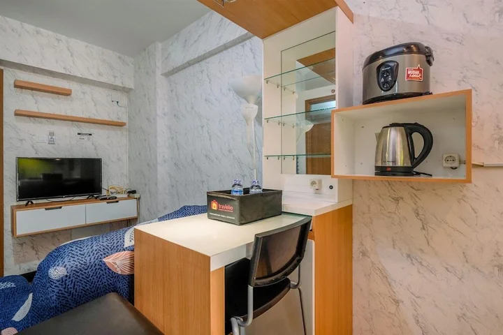 Депок: Homey And Simply 2Br Apartment At Cinere Resort