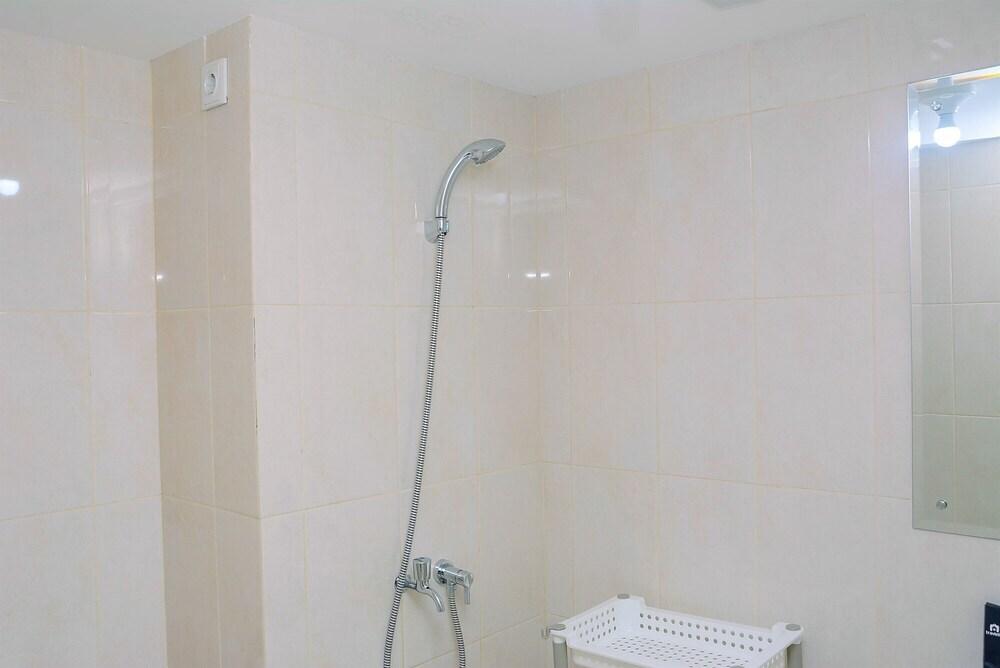 Бекаси: Comfy With Modern Style Springlake Summarecon Studio Apartment