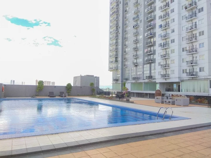 Депок: Comfy 2Br Apartment At Park View Condominium