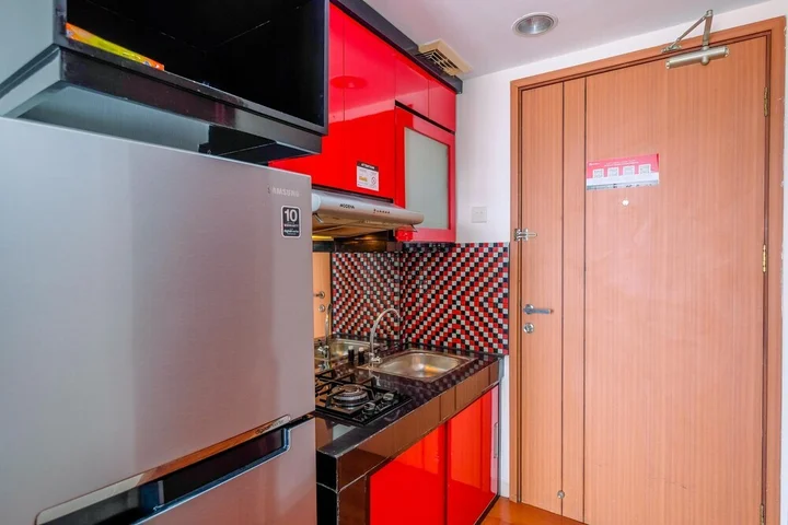 Депок: Comfortable Studio Apartment At Margonda Residence 3