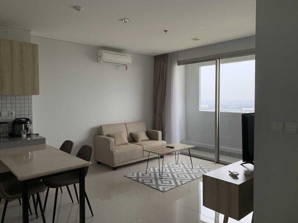 Comfortable And High Floor 1Br Paddington Heights Apartment — фото 1