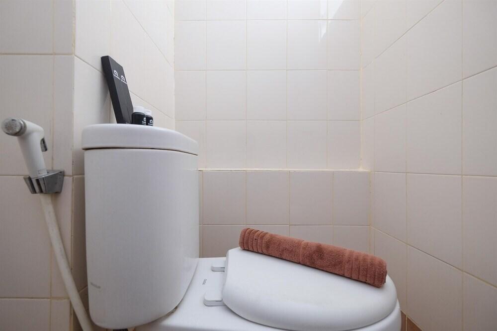 Джакарта: Comfort Living Bassura City Studio Apartment Near Mall