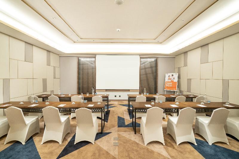 Джакарта: Harris Suite Puri Mansion