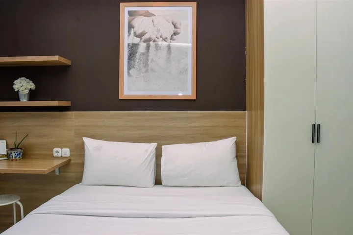 Депок: Comfy Studio Room at Evenciio Margonda Apartment