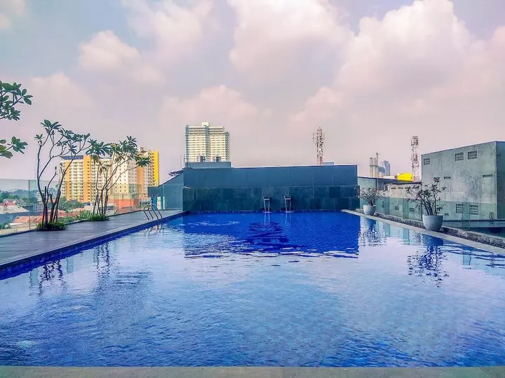 Депок: Elegant Studio with Single Bed at Evenciio Margonda Apartment