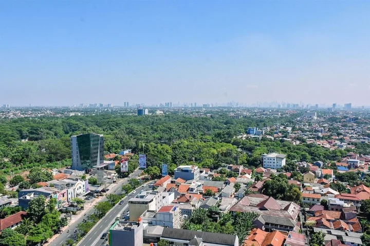 Депок: Elegant Studio with Single Bed at Evenciio Margonda Apartment