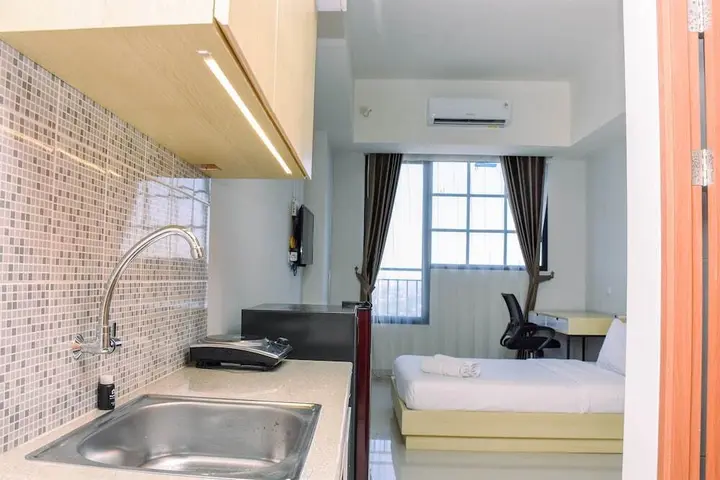 Депок: Elegant Studio with Single Bed at Evenciio Margonda Apartment