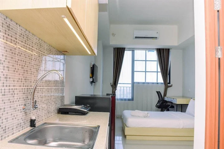 Депок: Elegant Studio with Single Bed at Evenciio Margonda Apartment