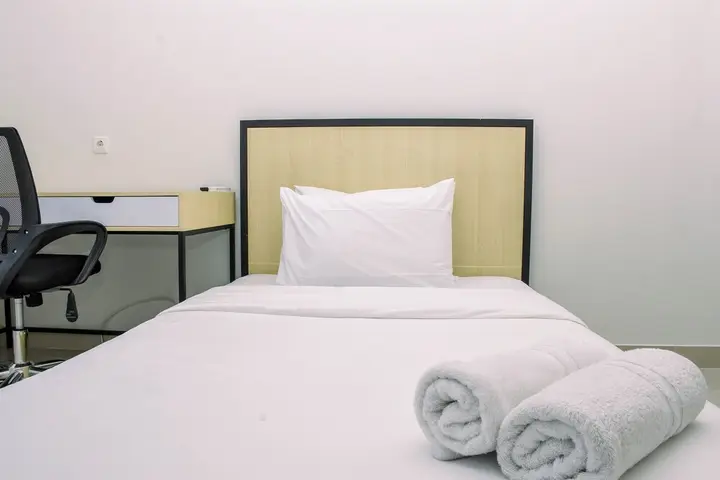 Elegant Studio with Single Bed at Evenciio Margonda Apartment — фото 2