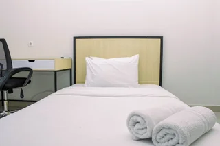 Депок: Elegant Studio with Single Bed at Evenciio Margonda Apartment