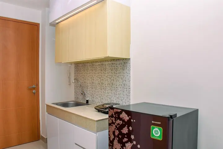 Депок: Elegant Studio with Single Bed at Evenciio Margonda Apartment