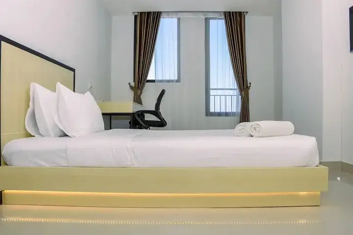 Cozy Studio with Single Bed at Evenciio Margonda Apartment — фото 3