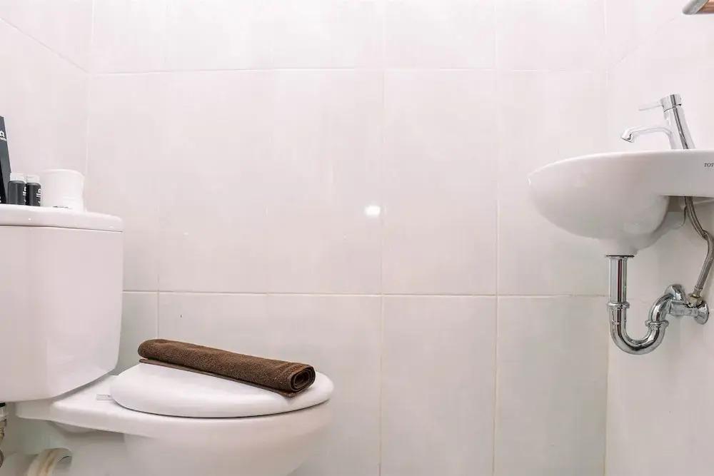 Депок: Cozy Studio with Single Bed at Evenciio Margonda Apartment