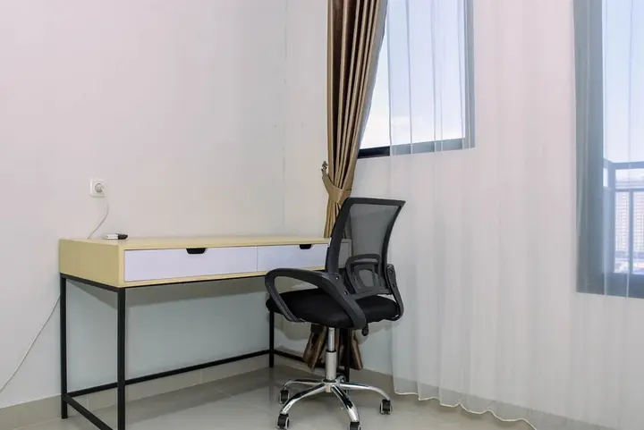 Депок: Cozy Studio with Single Bed at Evenciio Margonda Apartment