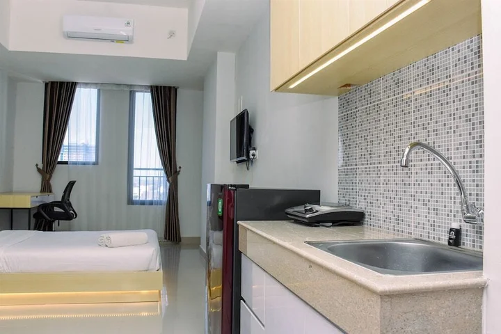 Депок: Cozy Studio with Single Bed at Evenciio Margonda Apartment